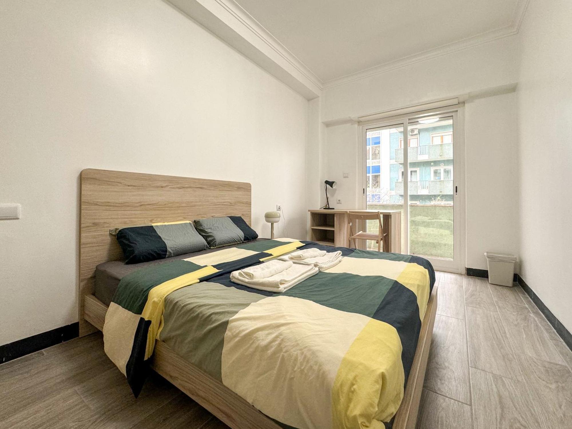Double Bed In Arroios Quarto em Acomodações Particulares Lisboa